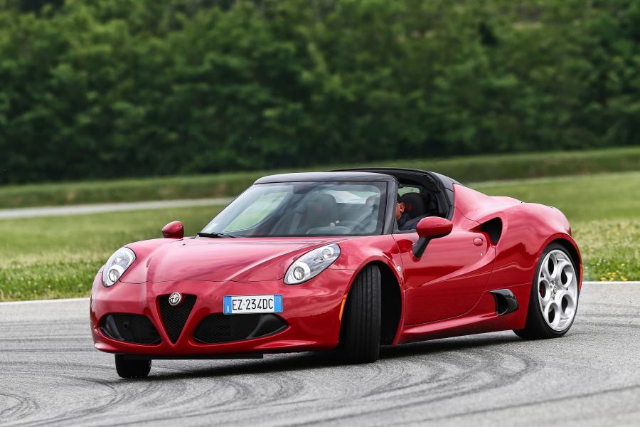  Alfa Romeo 4C Spider (960) 2015 года  (WW) (фото 51 из 59)